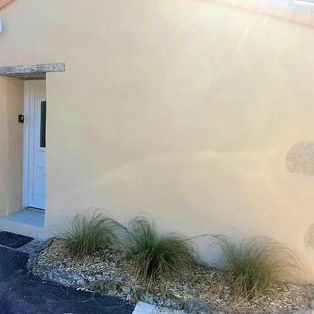 Maison 2/4 Pers Proche Puy Du Fou بيت ضيافة 3*